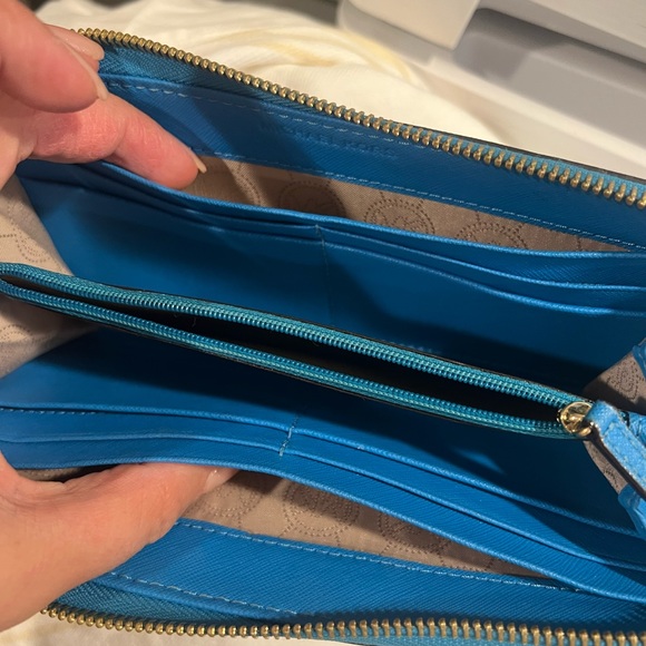 Michael Kors Wallet - Picture 3 of 5